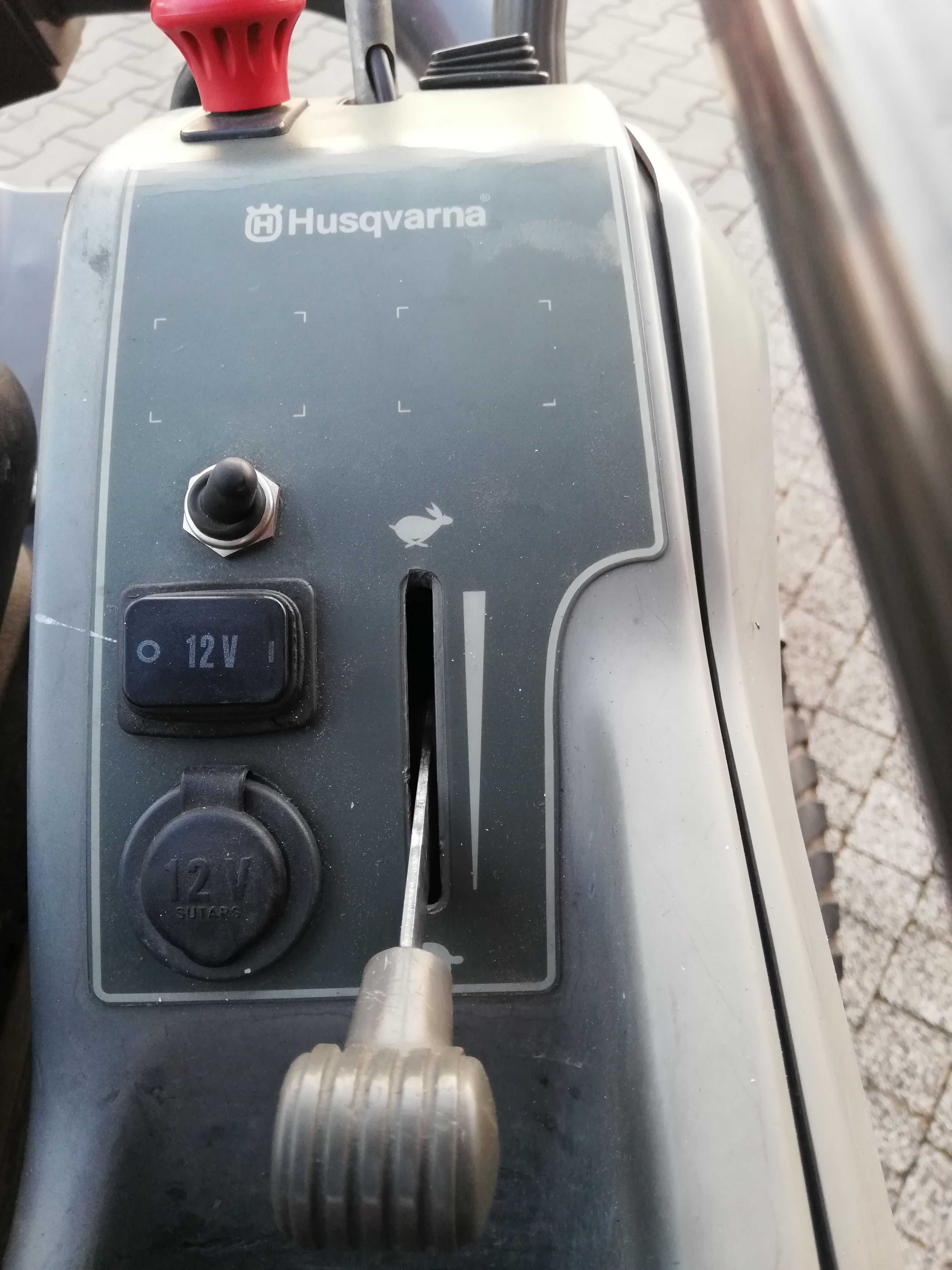 Profesjonalna kosiarka Husqvarna Kubota P525 diesel 25KM AWD 155cm