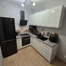 Sprzedam Słoneczne 2-pokojowe miejscem garażowym Białołęka