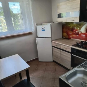 Wynajmę mieszkaniedużą kawalerkę Ostrowiec Świętokrzyski