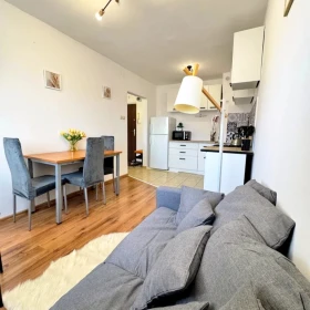 Wynajmę przytulne 2 pokojowe mieszkanie na Woli 