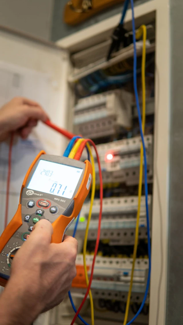 Odbiory elektryczne – kluczowy etap przed bezpiecznym użytkowaniem instalacji